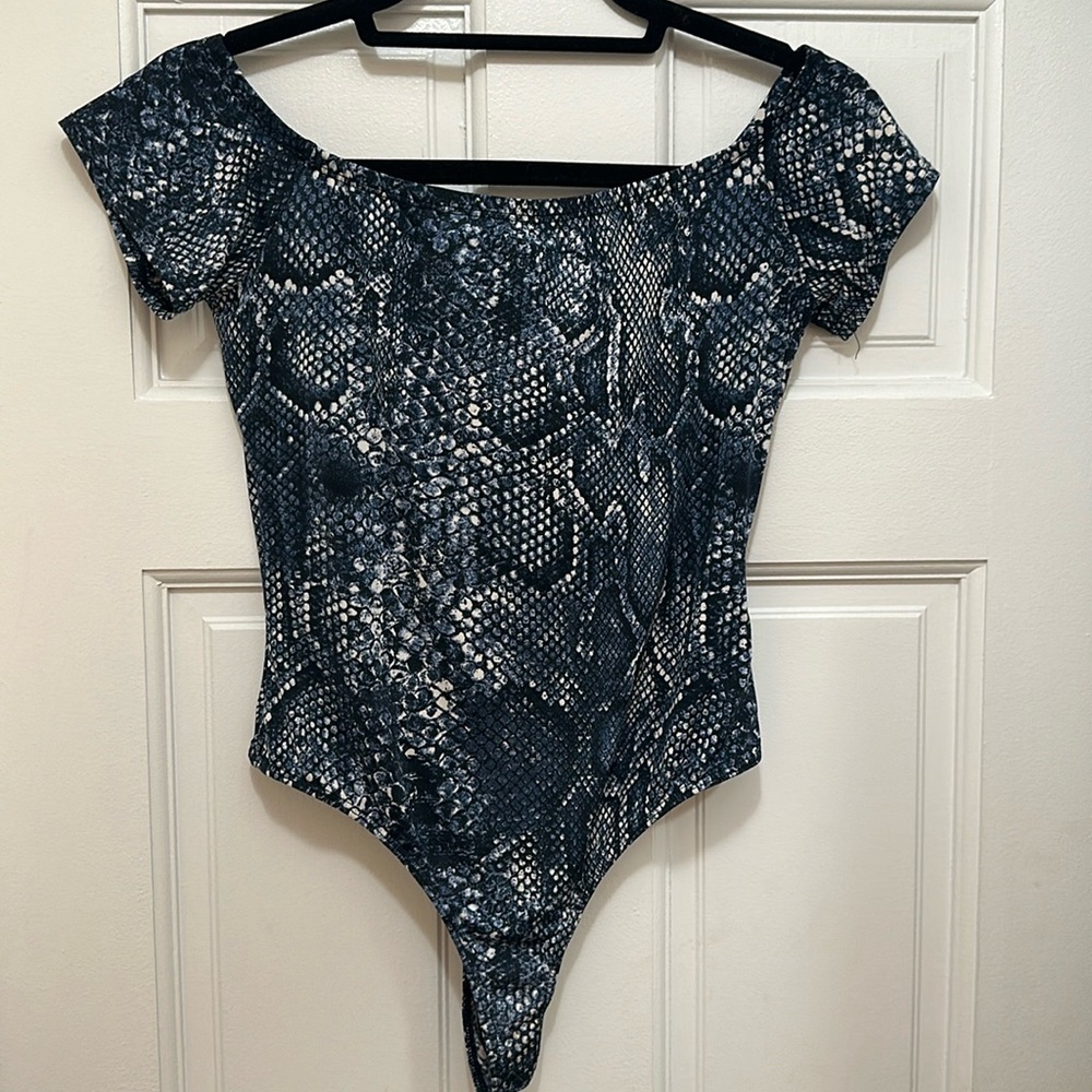 “Hot Miami Styles” Snake print short sleeve bodysuit